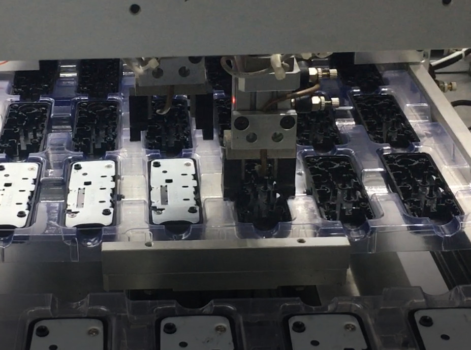 旅行（háng）箱密碼鎖自（zì）動裝配線