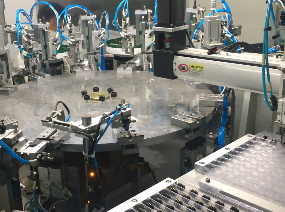 自動鎖芯插（chā）銅柱銅珠銅片設備