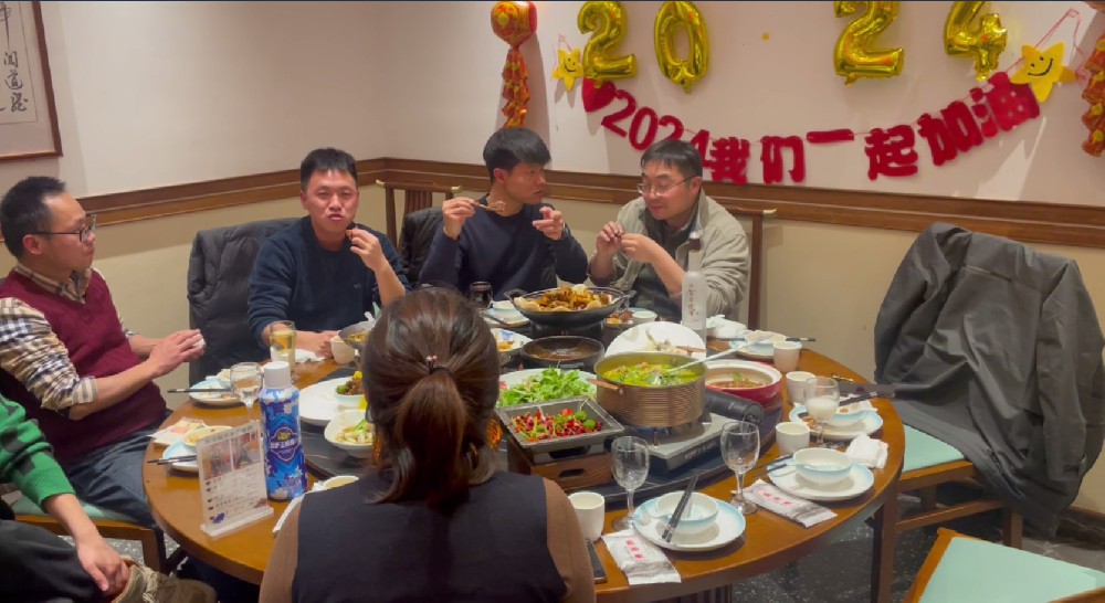 2023年（nián）12月30日 蘇州蜜桃视频自（zì）動化設備有限公司_年末慶典